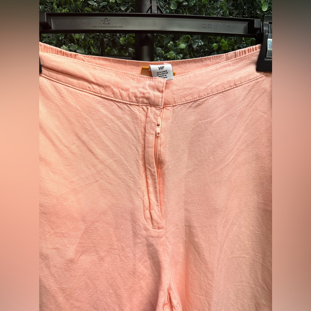 EUC Ruby Road | Linen Blend Crop - Picture 2 of 5
